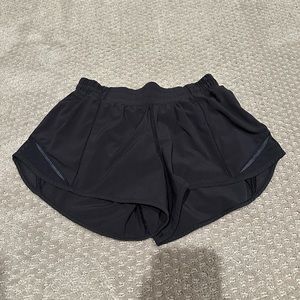Lululemon all black hotty hot shorts size 4